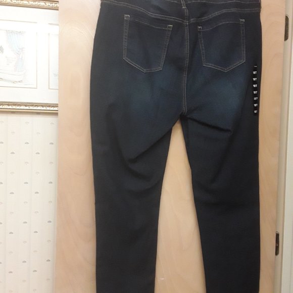 Torrid Denim Dark Wash Jean's 18 New tags NWT - Picture 5 of 6